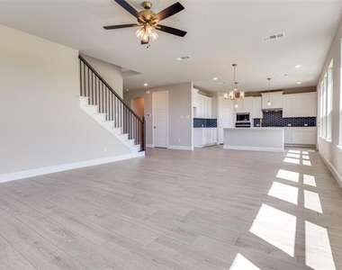 3722 Mighty Oaks Street - Photo Thumbnail 7