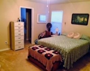 9304 Marilyn Court - Photo Thumbnail 7