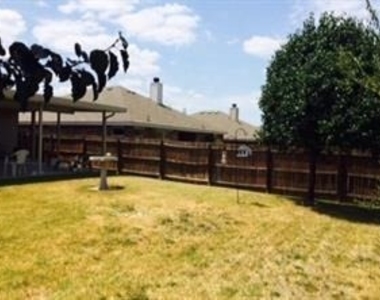 9304 Marilyn Court - Photo Thumbnail 3