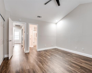 202 Samuel Boulevard - Photo Thumbnail 9