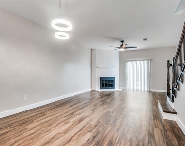 202 Samuel Boulevard - Photo Thumbnail 7
