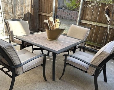 202 Samuel Boulevard - Photo Thumbnail 15
