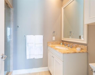 2525 N Pearl Street - Photo Thumbnail 20