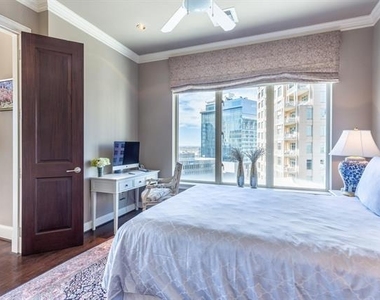 2525 N Pearl Street - Photo Thumbnail 18