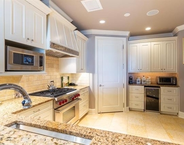 2525 N Pearl Street - Photo Thumbnail 9