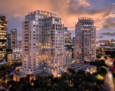 2525 N Pearl Street - Photo Thumbnail 36