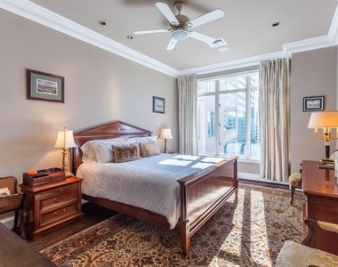 2525 N Pearl Street - Photo Thumbnail 12