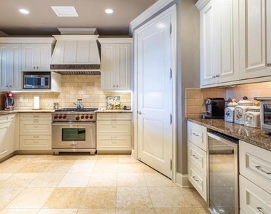 2525 N Pearl Street - Photo Thumbnail 10