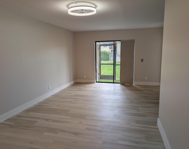 6772 S Palmetto Cir Circle S - Photo Thumbnail 16