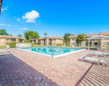 6772 S Palmetto Cir Circle S - Photo Thumbnail 6