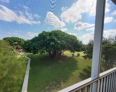 3000 S Course Drive - Photo Thumbnail 17