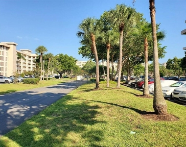 3000 S Course Drive - Photo Thumbnail 24