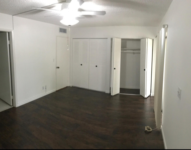 700 Village Green Court - Photo Thumbnail 13