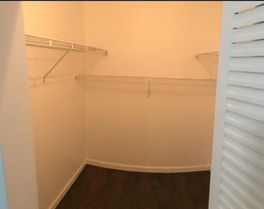 700 Village Green Court - Photo Thumbnail 17