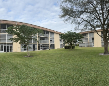 700 Village Green Court - Photo Thumbnail 7