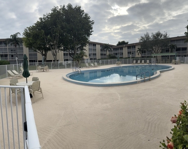 700 Village Green Court - Photo Thumbnail 6