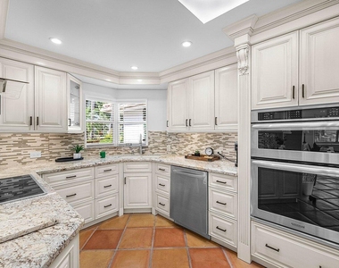 18 Bristol Lane - Photo Thumbnail 14