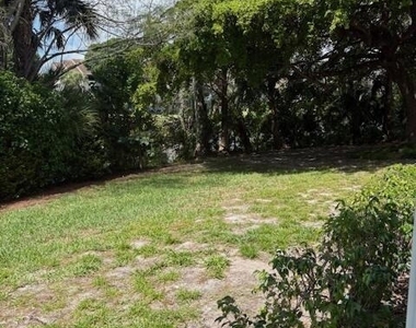 2303 N Congress Avenue - Photo Thumbnail 14