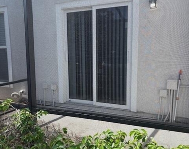 2303 N Congress Avenue - Photo Thumbnail 1