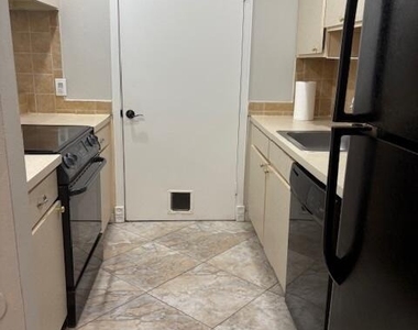 2303 N Congress Avenue - Photo Thumbnail 6