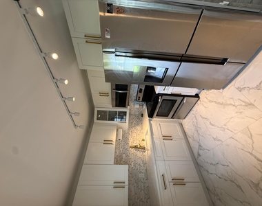 389 Fanshaw - Photo Thumbnail 19