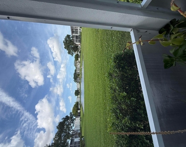 389 Fanshaw - Photo Thumbnail 9