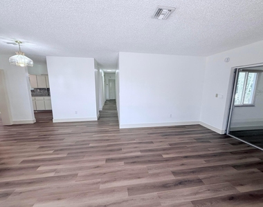 957 W 67th Street - Photo Thumbnail 10