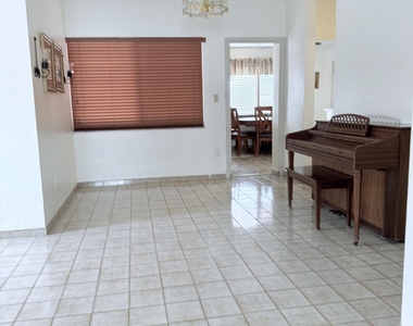 957 W 67th Street - Photo Thumbnail 4