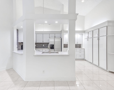 9130 Vineland Court - Photo Thumbnail 7