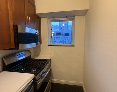 200 East 71st Street - Photo Thumbnail 5