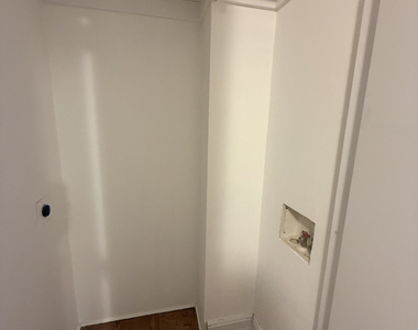 200 East 71st Street - Photo Thumbnail 3