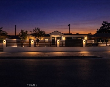 19928 Hatton Street - Photo Thumbnail 14