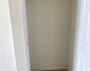 11035 Moorpark Street - Photo Thumbnail 12