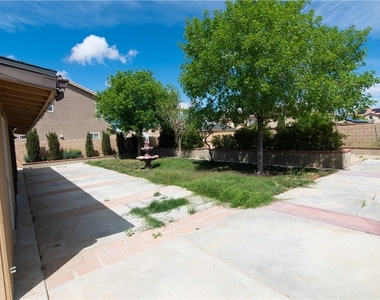 619 W Avenue H13 - Photo Thumbnail 46