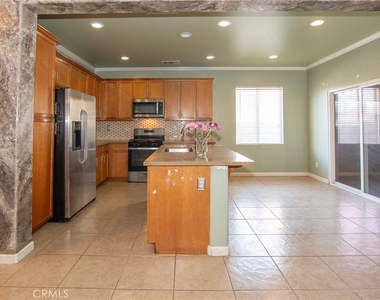 619 W Avenue H13 - Photo Thumbnail 37