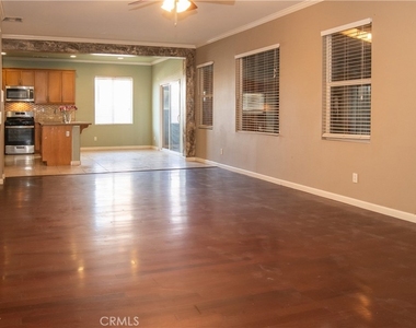 619 W Avenue H13 - Photo Thumbnail 33