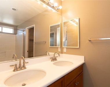 619 W Avenue H13 - Photo Thumbnail 6