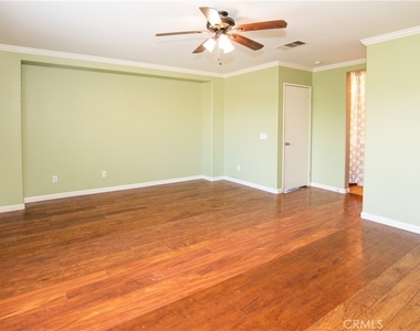 619 W Avenue H13 - Photo Thumbnail 8