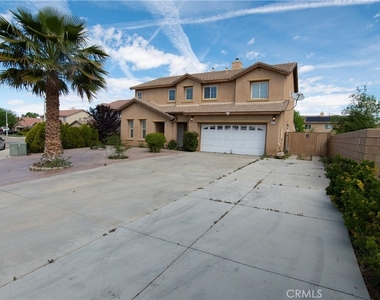 619 W Avenue H13 - Photo Thumbnail 3