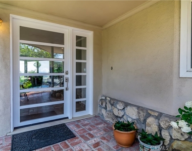 3546 Berry Drive - Photo Thumbnail 2