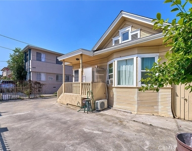 1115 S Mariposa Avenue - Photo Thumbnail 11