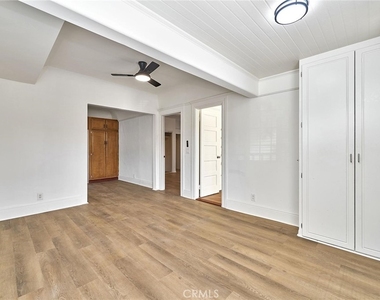 1115 S Mariposa Avenue - Photo Thumbnail 3