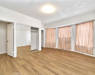 1115 S Mariposa Avenue - Photo Thumbnail 7
