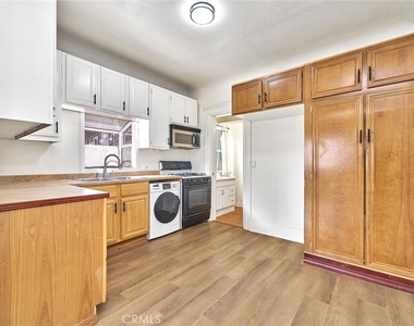 1115 S Mariposa Avenue - Photo Thumbnail 2
