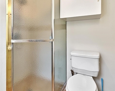 1115 S Mariposa Avenue - Photo Thumbnail 6