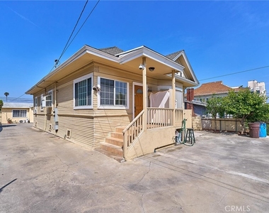 1115 S Mariposa Avenue - Photo Thumbnail 10