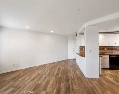 1056 Calle Del Cerro - Photo Thumbnail 3
