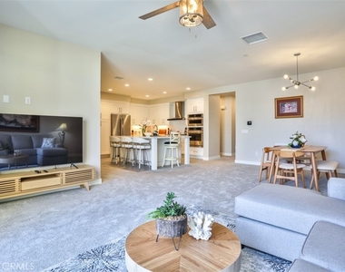 3318 Doheny Way - Photo Thumbnail 12