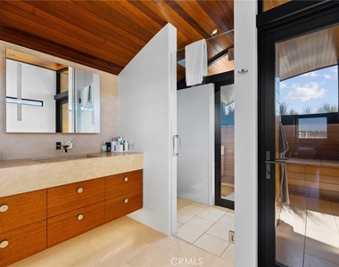 1509 E Bay Avenue - Photo Thumbnail 18