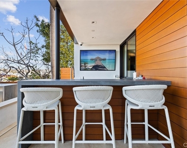 1509 E Bay Avenue - Photo Thumbnail 5